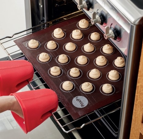 CONSOMMATION. Moules à gâteaux en teflon et silicone : attention aux  substances toxiques